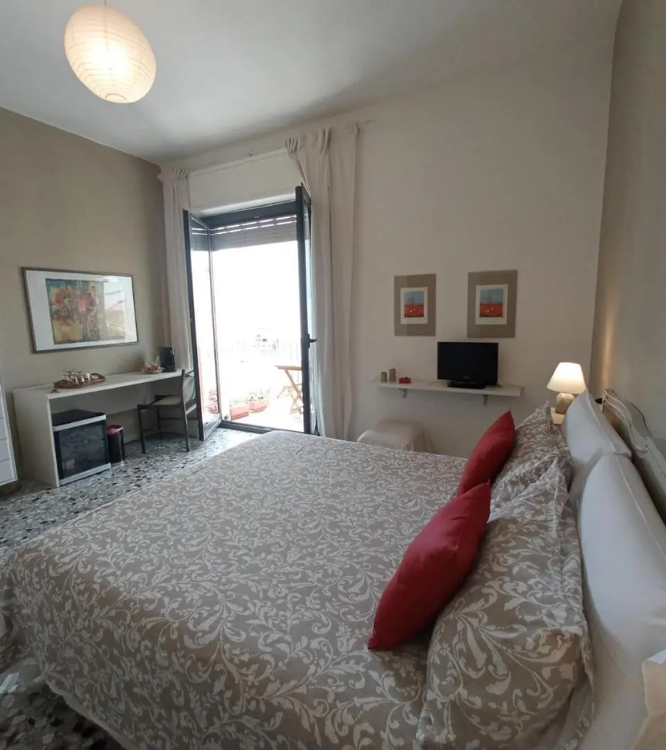 Hotel Myhouse Olbia 0*,  Italia