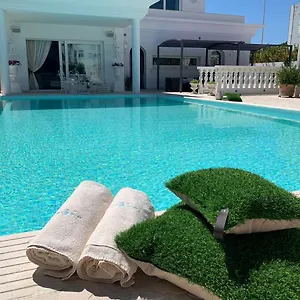 2* Affittacamere White House Luxury Hospitality